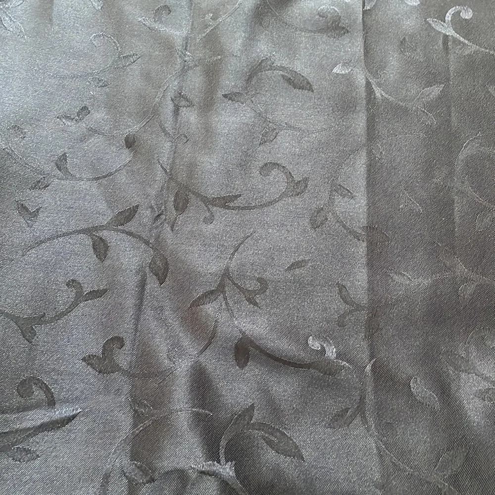 🌾 silky tablecloth - Picture 2 of 3